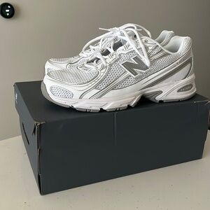 Brand new in box New Balance 740